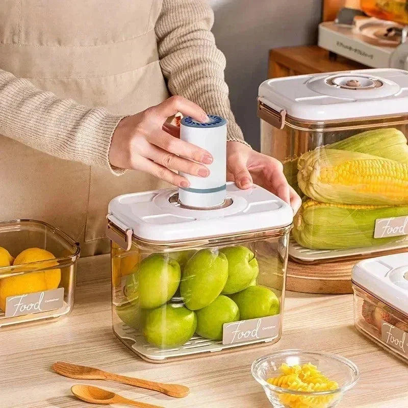 Vacuum food storage container with hand pump