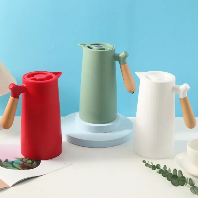 Stylish thermos bottle with long-lasting heat and cold insulation - NordicTherm