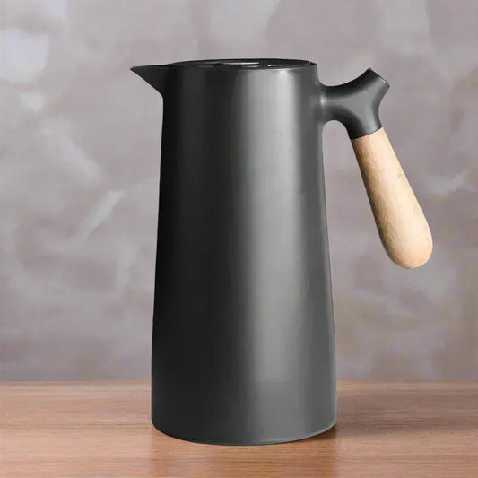 Stylish thermos bottle with long-lasting heat and cold insulation - NordicTherm