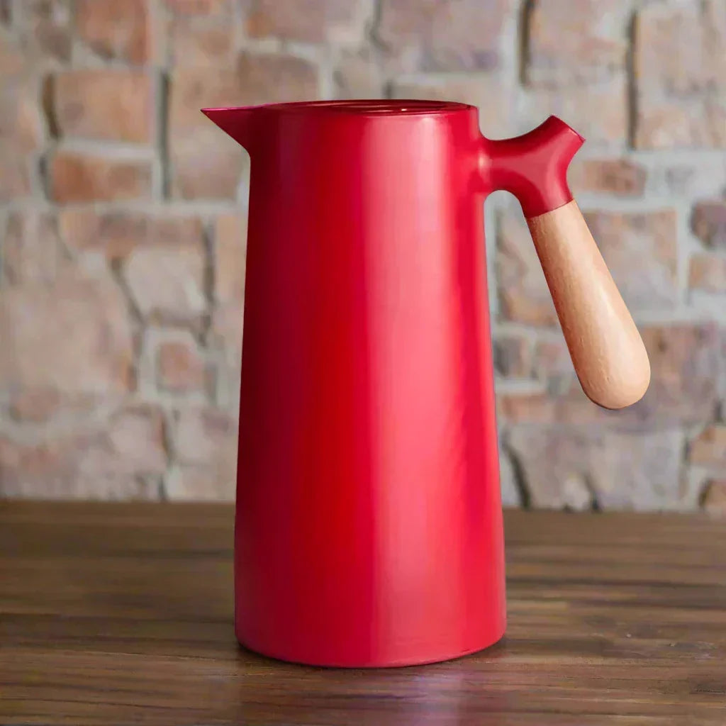 Stylish thermos bottle with long-lasting heat and cold insulation - NordicTherm