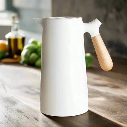 Stylish thermos bottle with long-lasting heat and cold insulation - NordicTherm